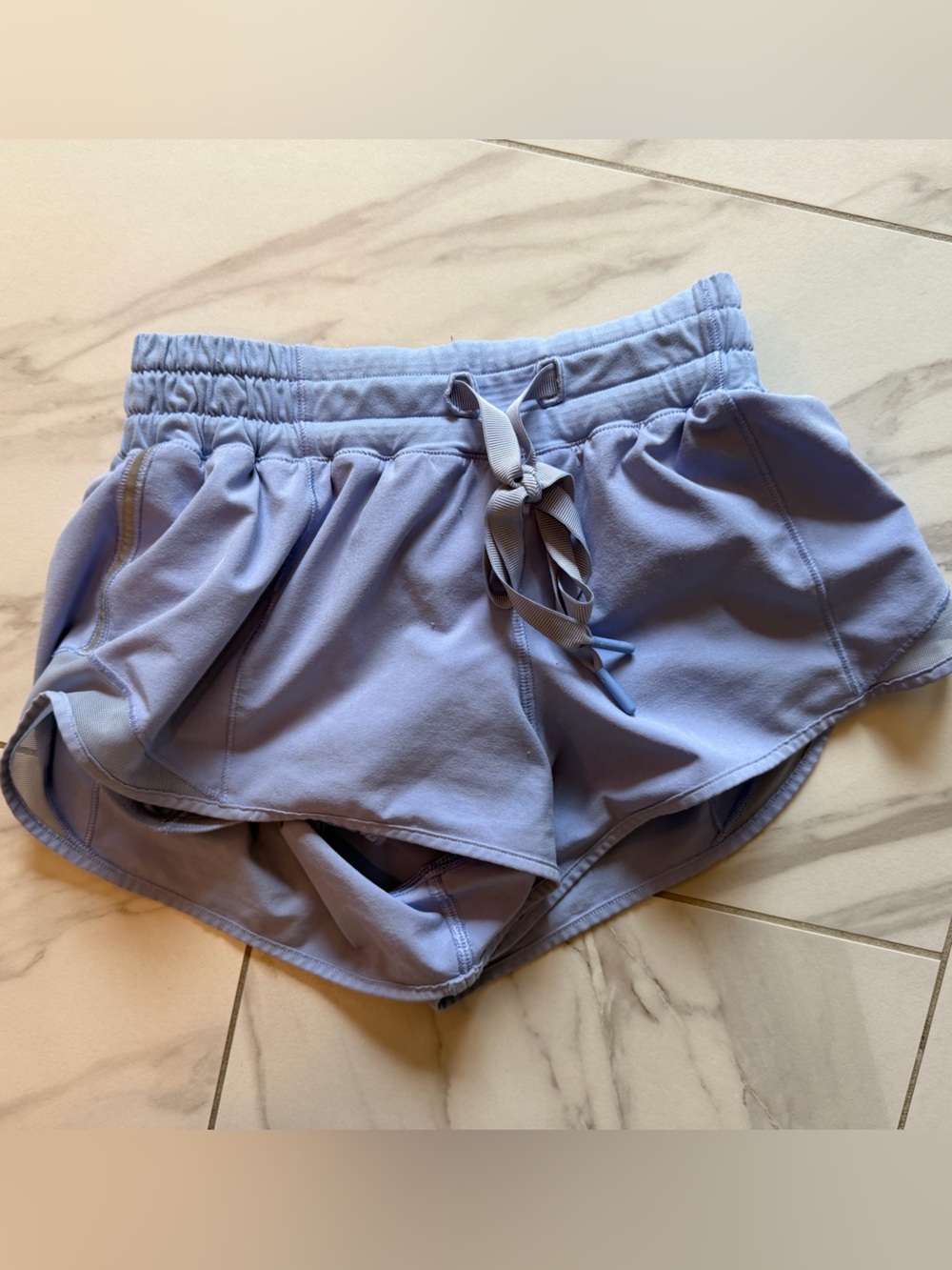 Lululemon Light purple tracker Shorts with Drawstring and liner. Size 0